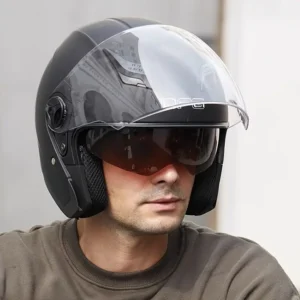 Unisex Motorcycle Helmet – Full Protection for All Seasons
